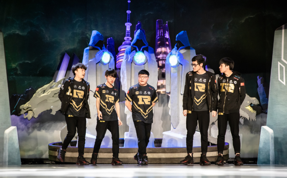 MAD力克C9,Uzi极限生还后反打峡谷大战小组赛,让粉丝疯狂欢呼 MAD力克C9,Uzi极限生还后反打峡谷大战小组赛,让粉丝疯狂欢呼