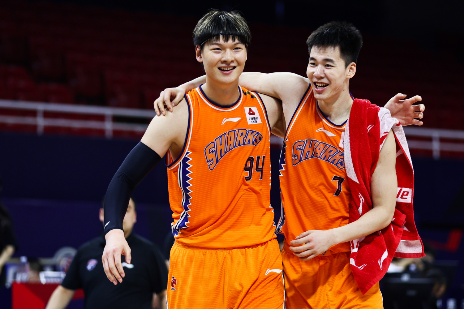 上海队在场上展现出色表现,获胜比赛的简单介绍 上海队在场上展现出色表现,获胜比赛的简单介绍