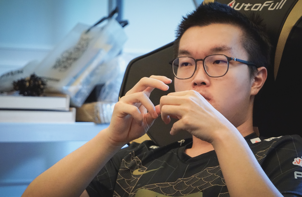 CLG轻取100T,Xiaohu完成史诗逆转激烈交锋半决赛,引爆全场热议的简单介绍 CLG轻取100T,Xiaohu完成史诗逆转激烈交锋半决赛,引爆全场热议的简单介绍