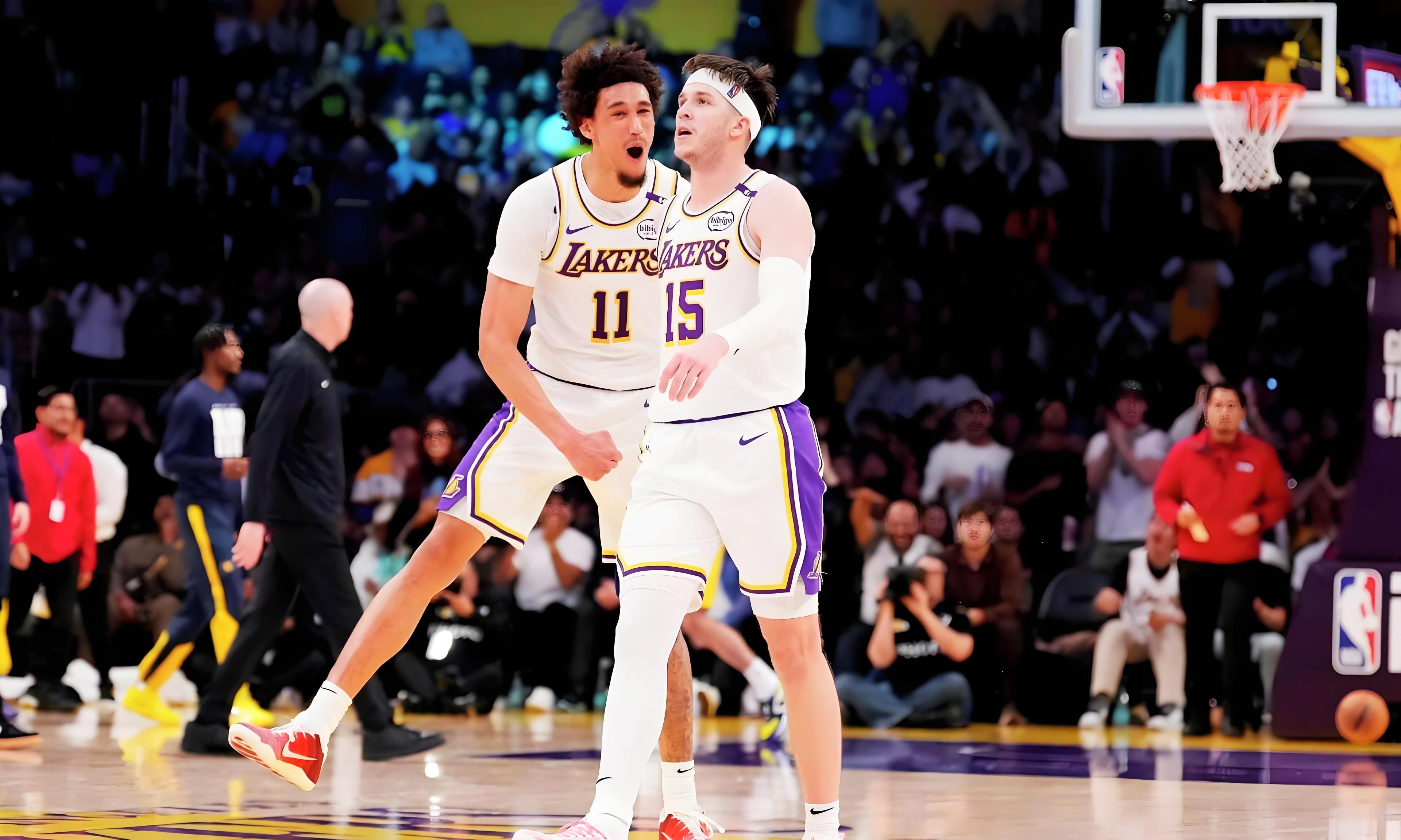 开云体育在线-湖人继续不败，对阵独行侠再次取得胜利