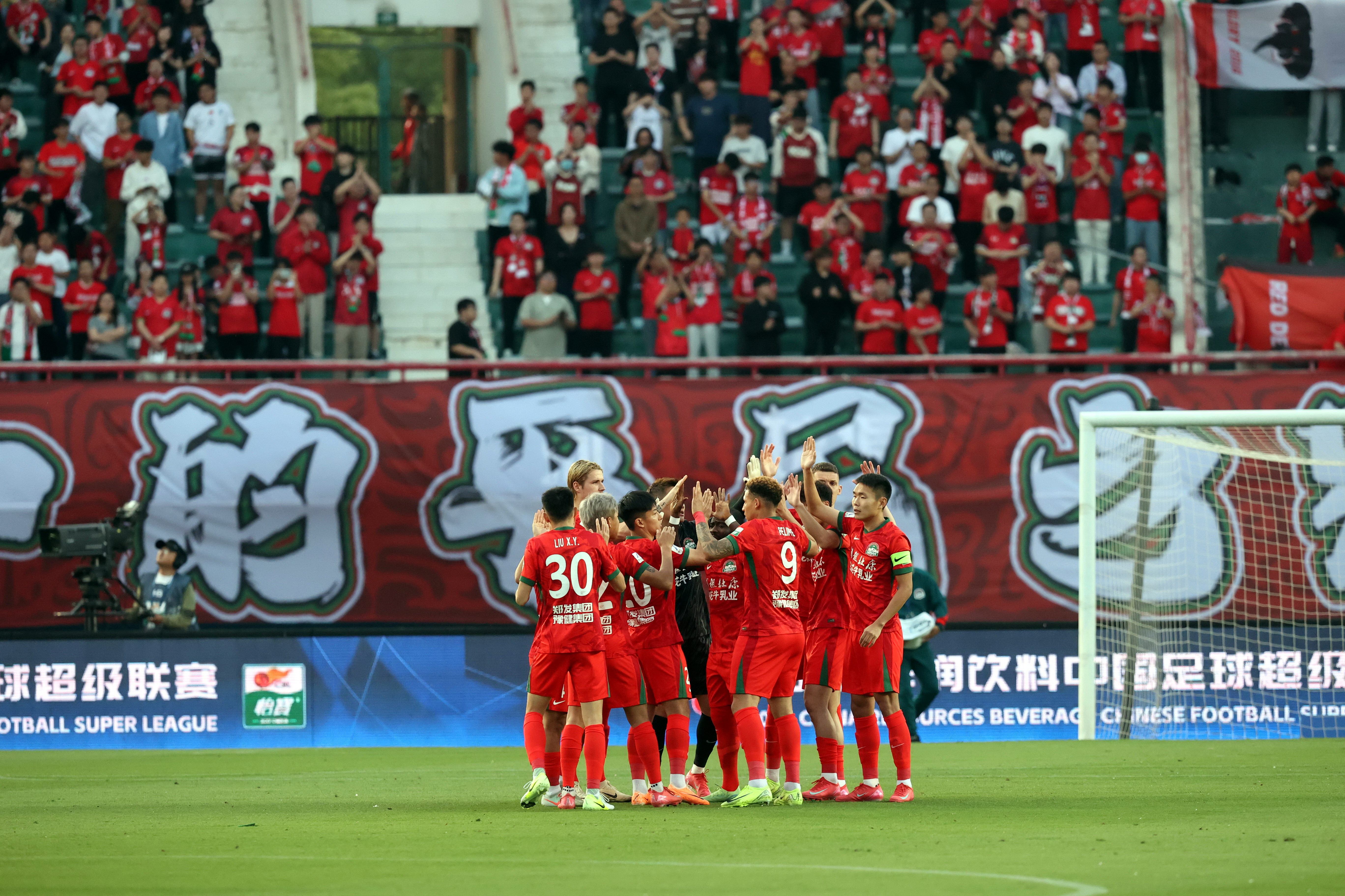 河南男篮近期表现不佳,备战下一场比赛 河南男篮近期表现不佳,备战下一场比赛