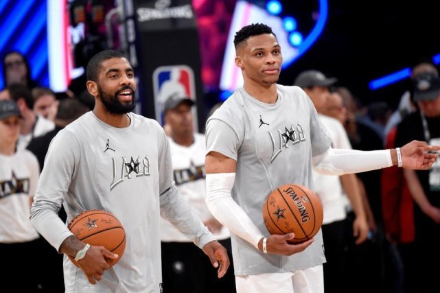 湖人主教练前瞻与副总经理沟通计划未来步伐 湖人主教练前瞻与副总经理沟通计划未来步伐