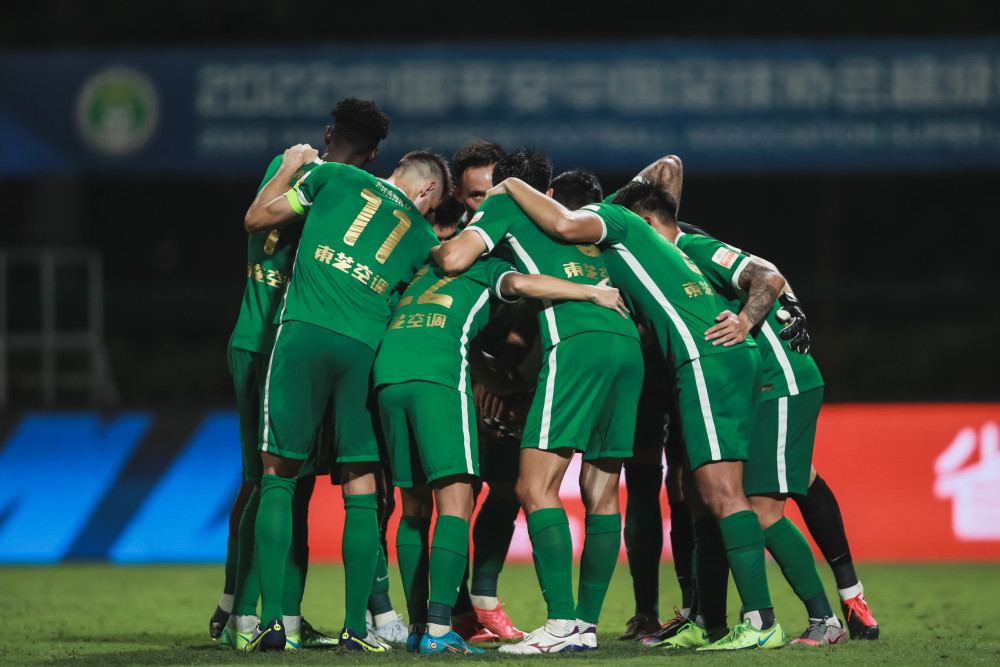 新赛季开局成功,球队士气高涨 新赛季开局成功,球队士气高涨