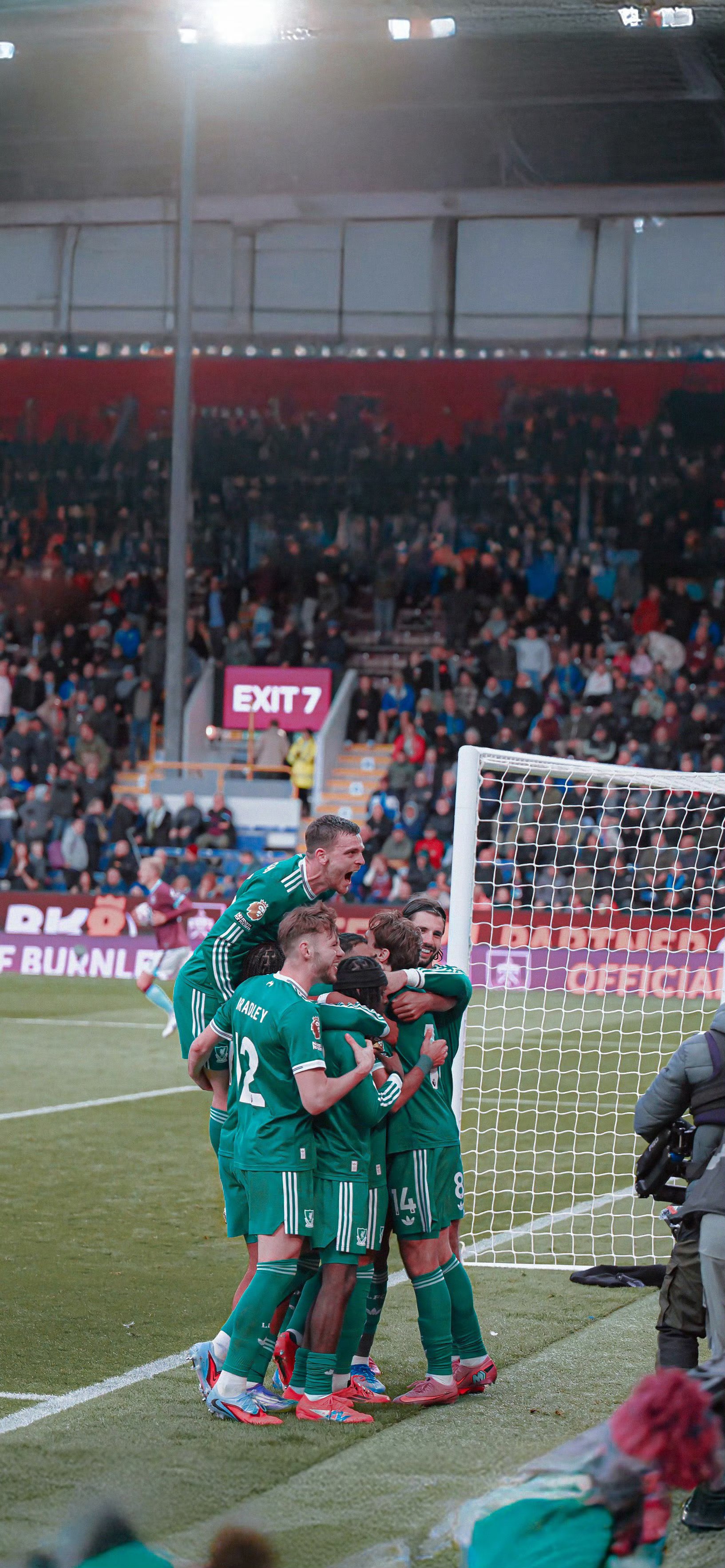 关于气温酷热难挡球队士气,球员倒地不起的信息 关于气温酷热难挡球队士气,球员倒地不起的信息