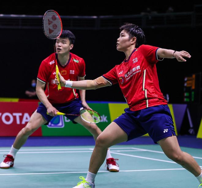 丹麦队横扫中国队，黄鸭组合带队取胜